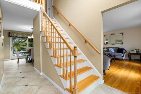 32 Justine Drive North Haven CT 06473
