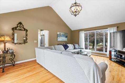 32 Justine Drive North Haven CT 06473