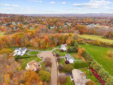 32 Justine Drive North Haven CT 06473