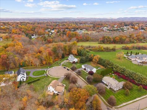 32 Justine Drive North Haven CT 06473