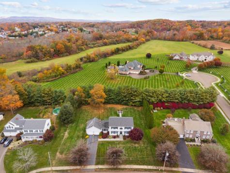 32 Justine Drive North Haven CT 06473