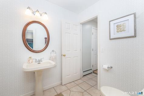 31 Knollwood Drive New Hartford CT 06057