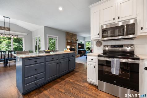216 Great Pond Road Simsbury CT 06070