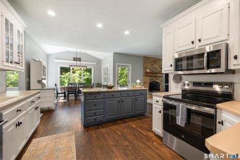 216 Great Pond Road Simsbury CT 06070