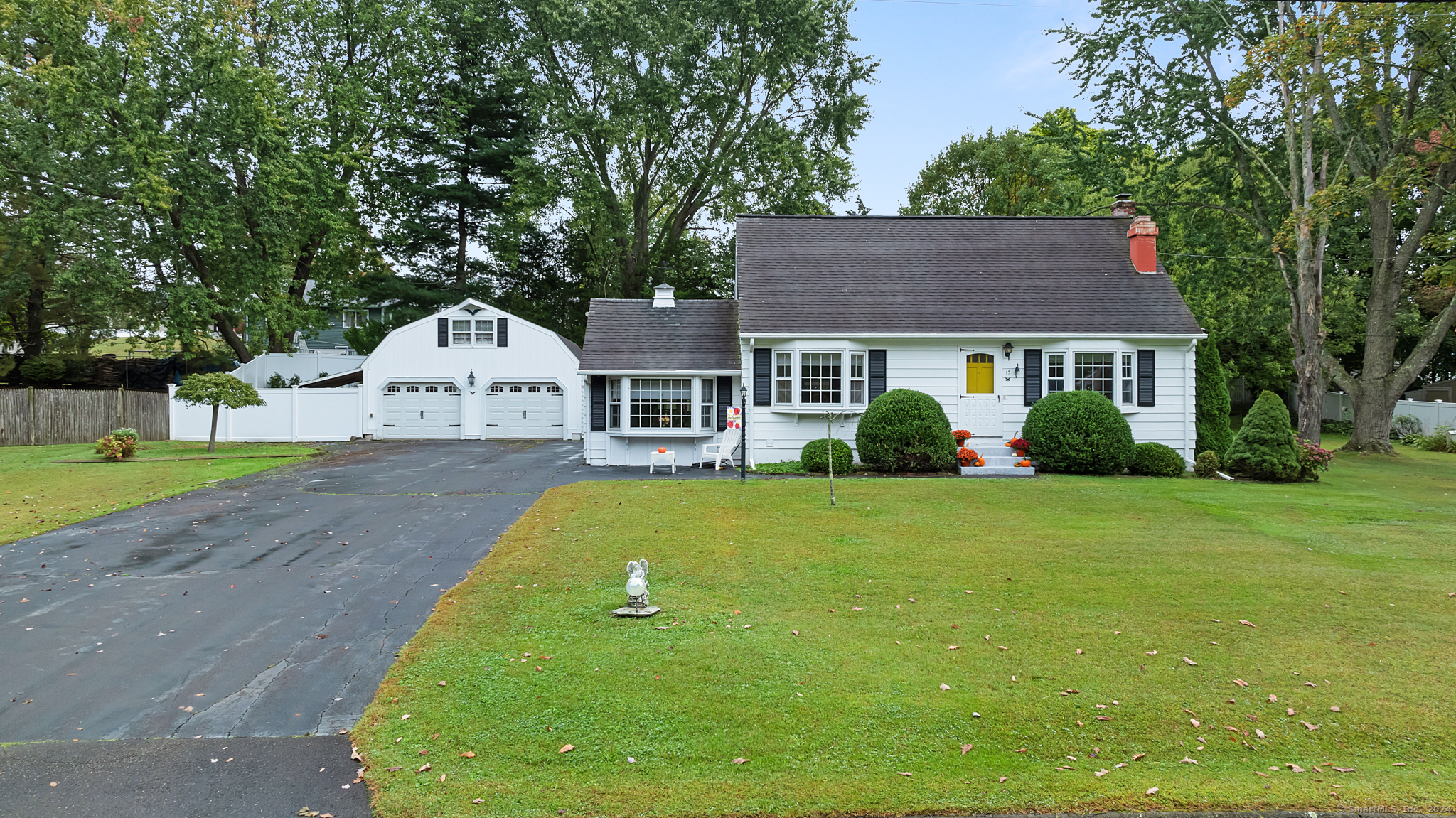 15 Circle Drive Branford CT 06405