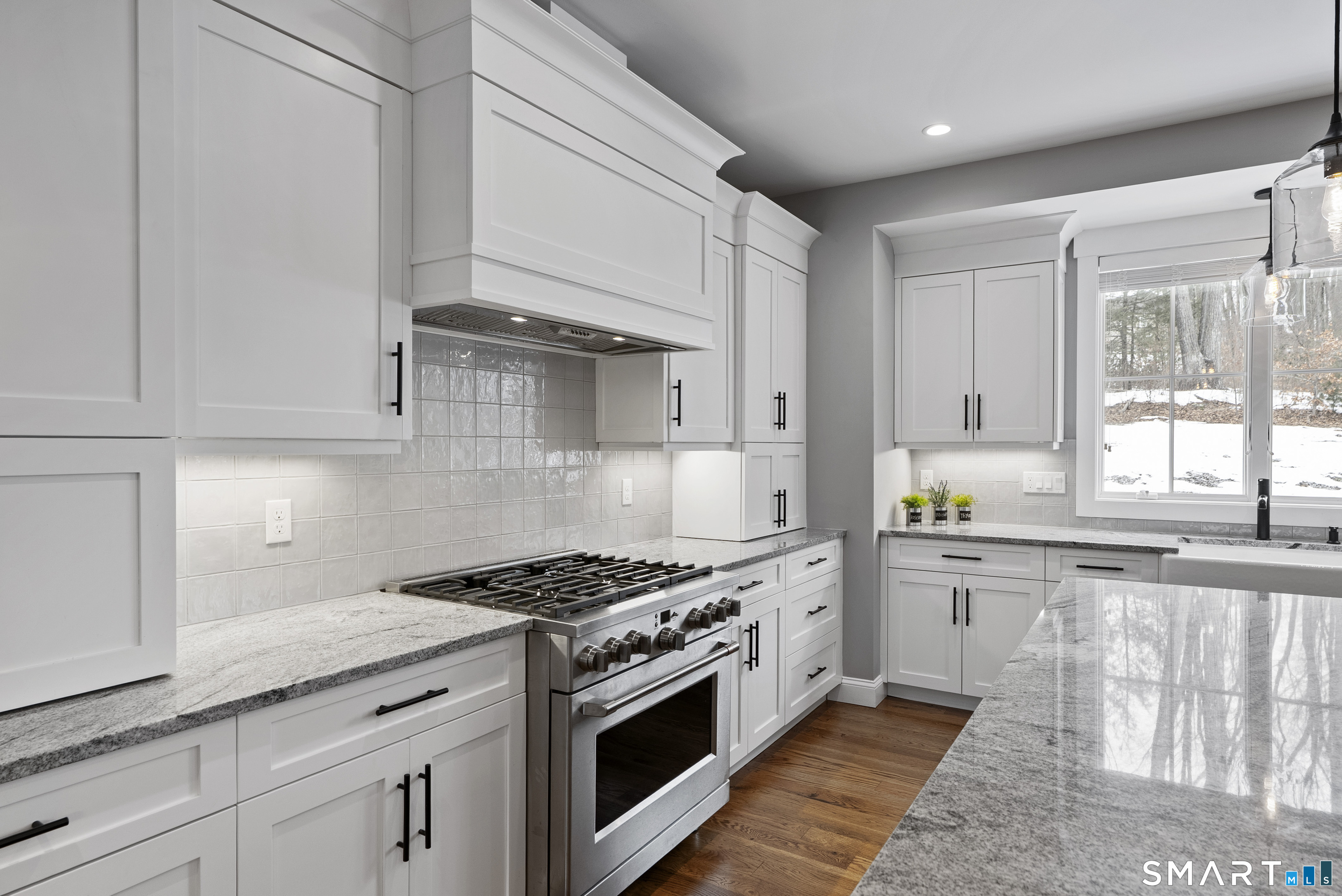 8 Gateshead Way Farmington CT 06085