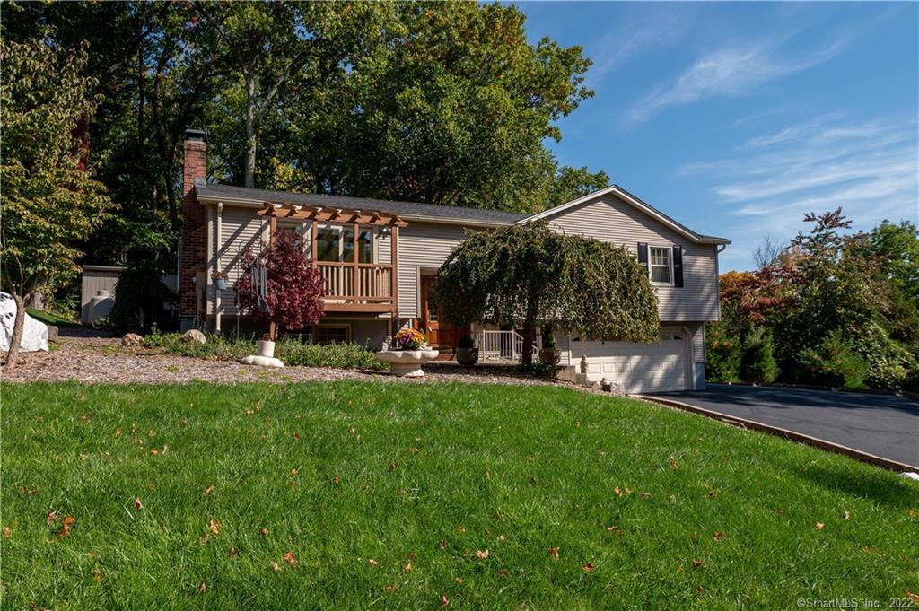 32 Montowese Trail Wallingford CT 06492