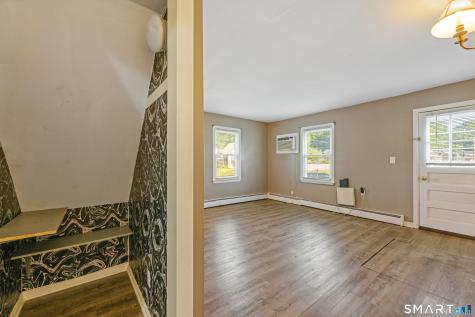 108 Bedford Avenue East Hartford CT 06118