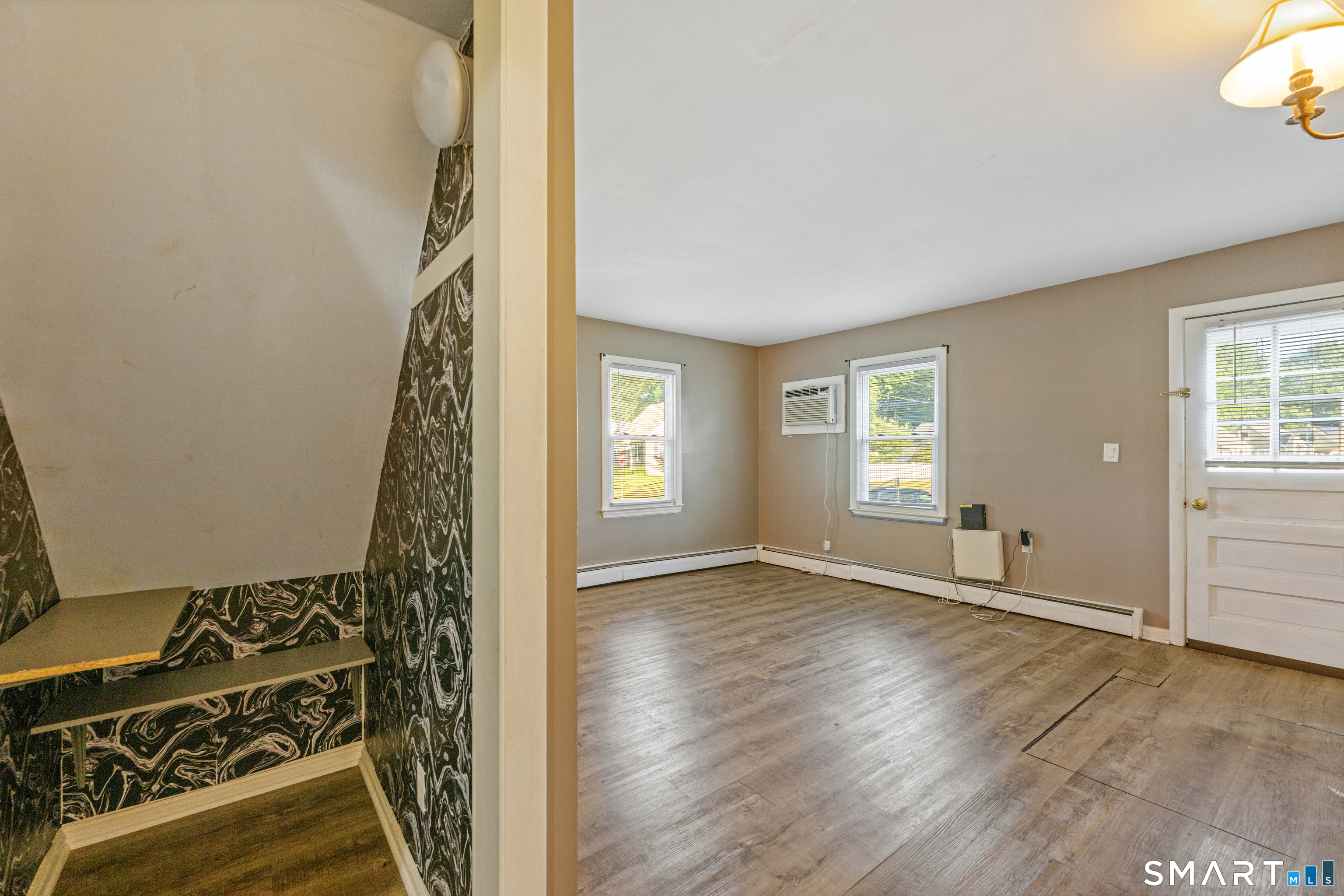 108 Bedford Avenue East Hartford CT 06118