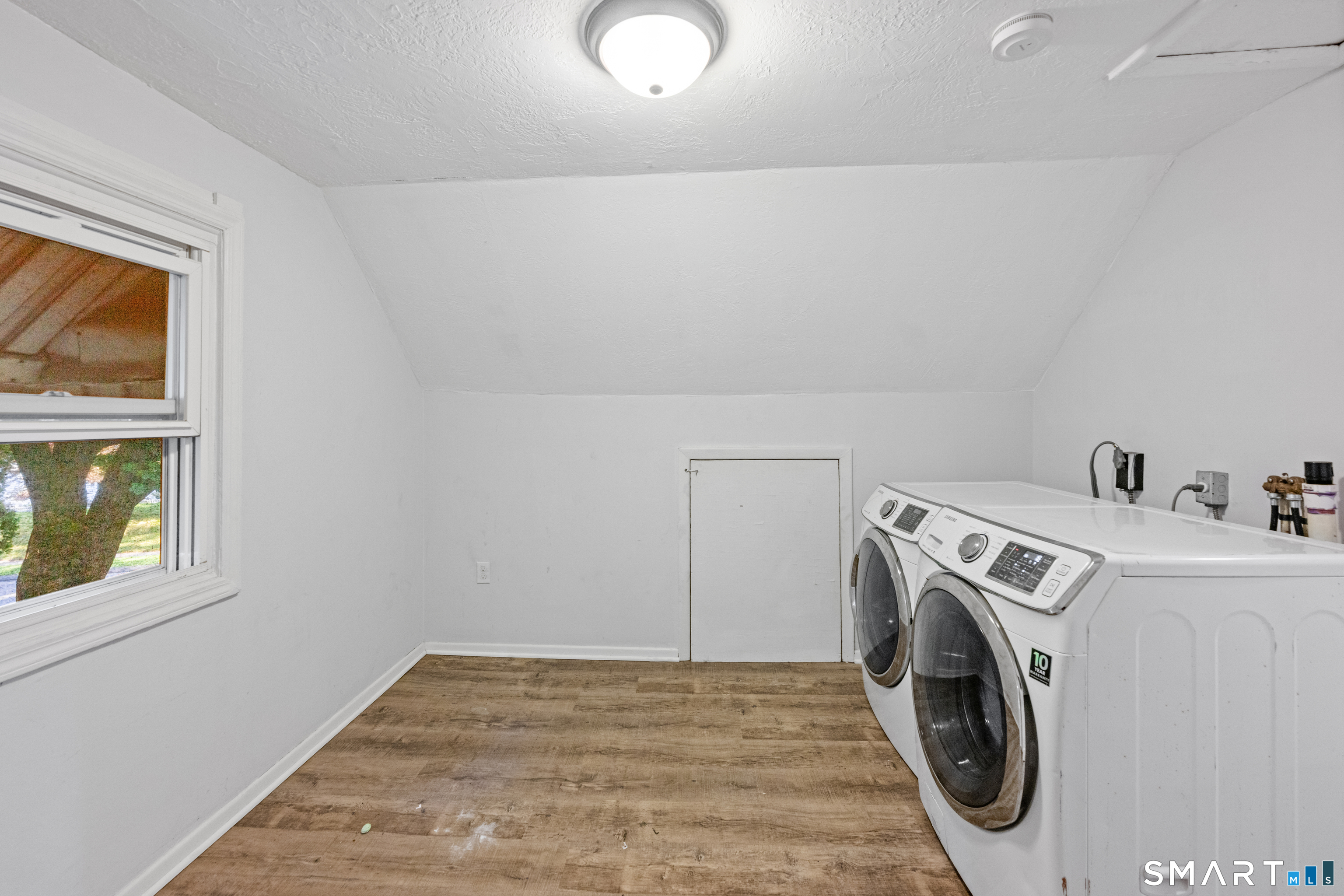 108 Bedford Avenue East Hartford CT 06118