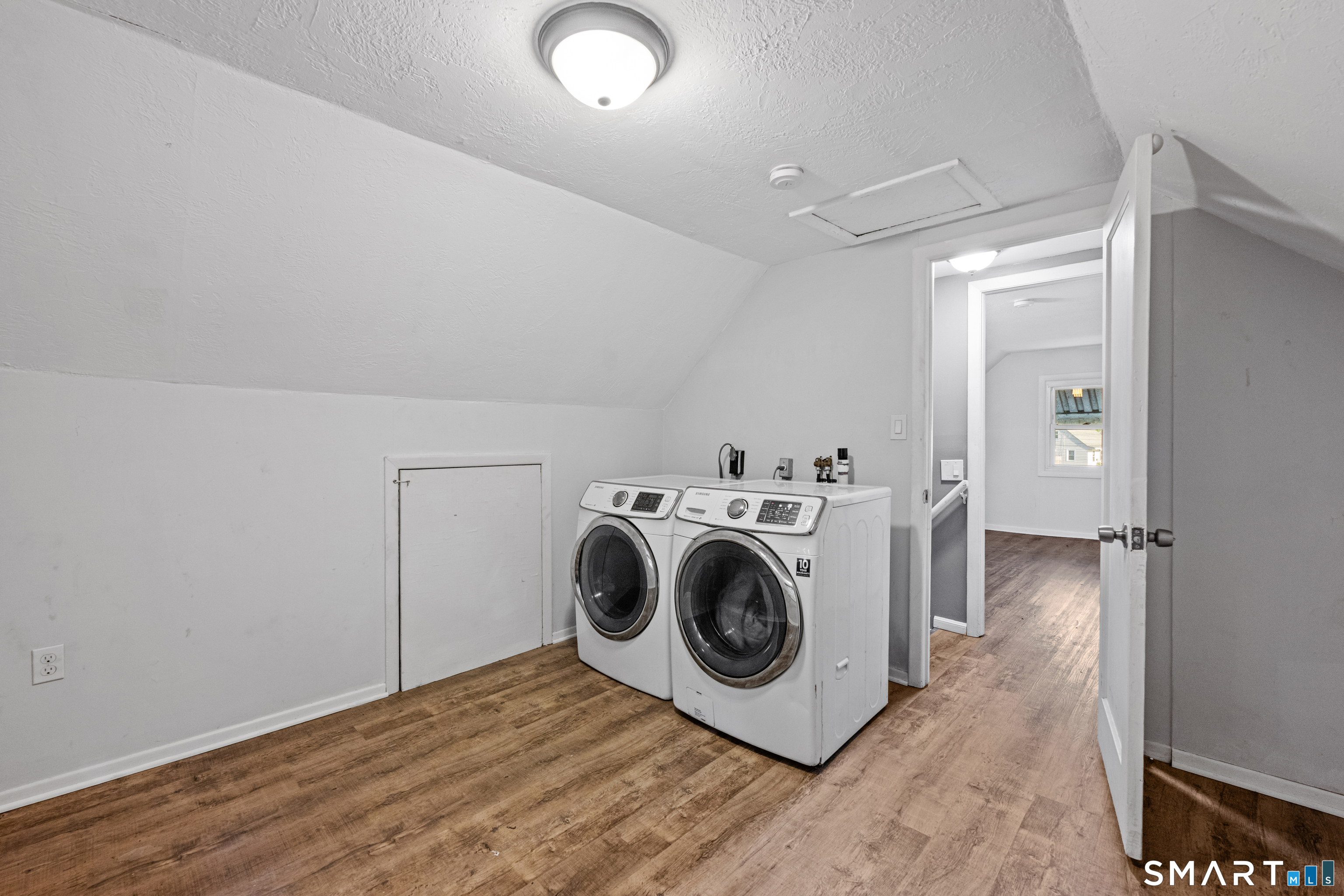 108 Bedford Avenue East Hartford CT 06118