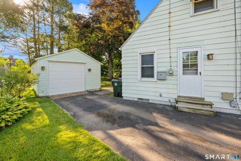 108 Bedford Avenue East Hartford CT 06118
