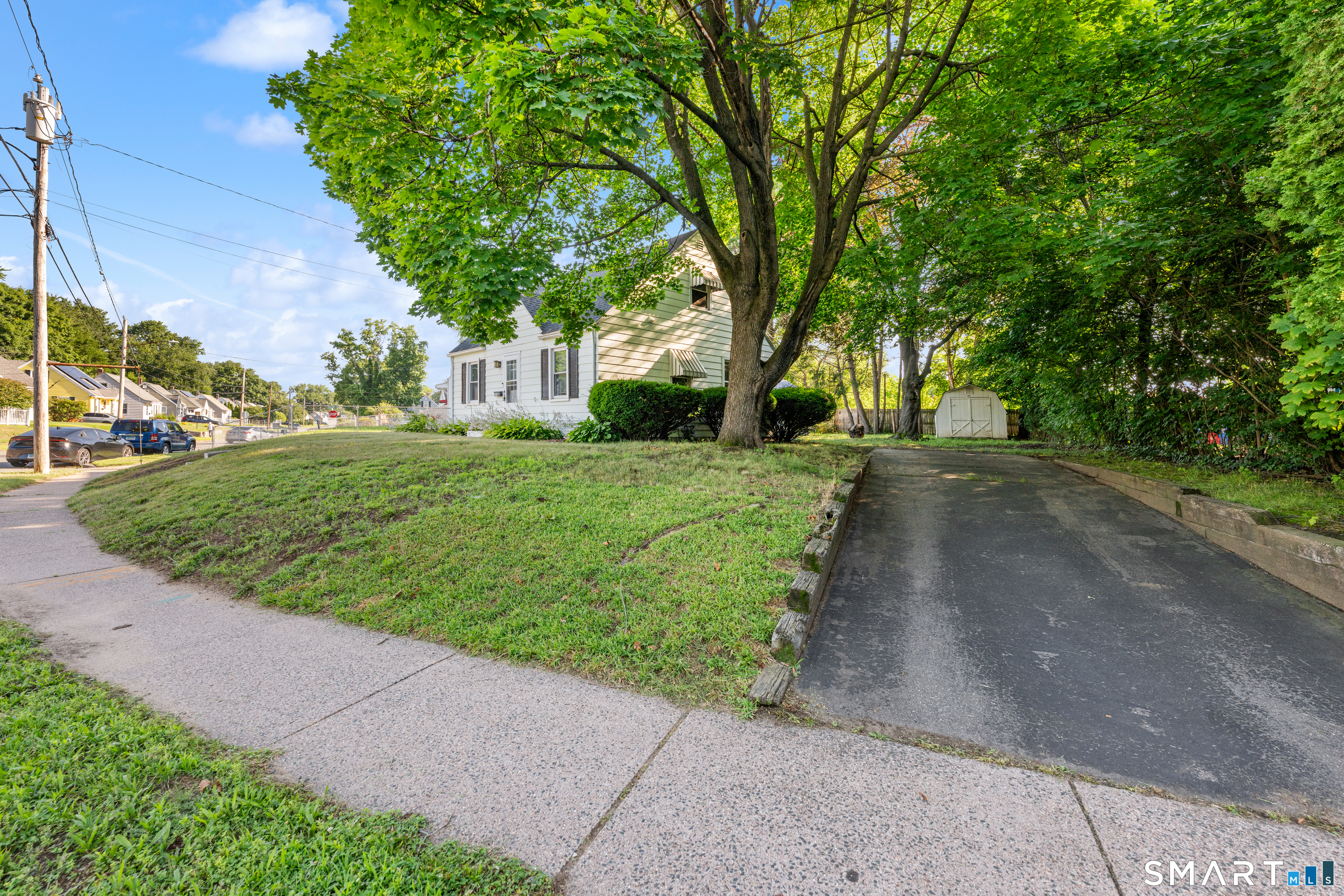 108 Bedford Avenue East Hartford CT 06118
