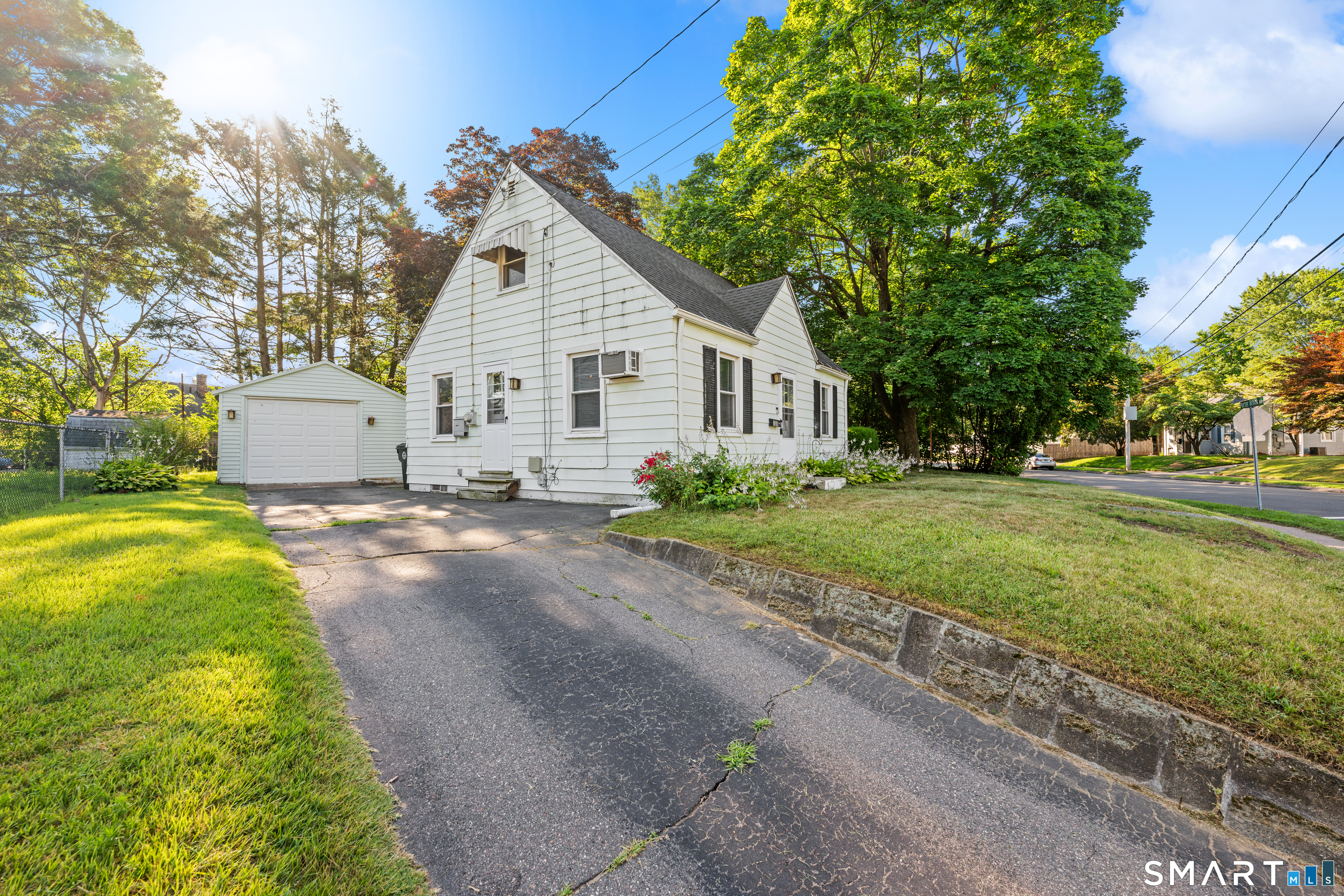 108 Bedford Avenue East Hartford CT 06118