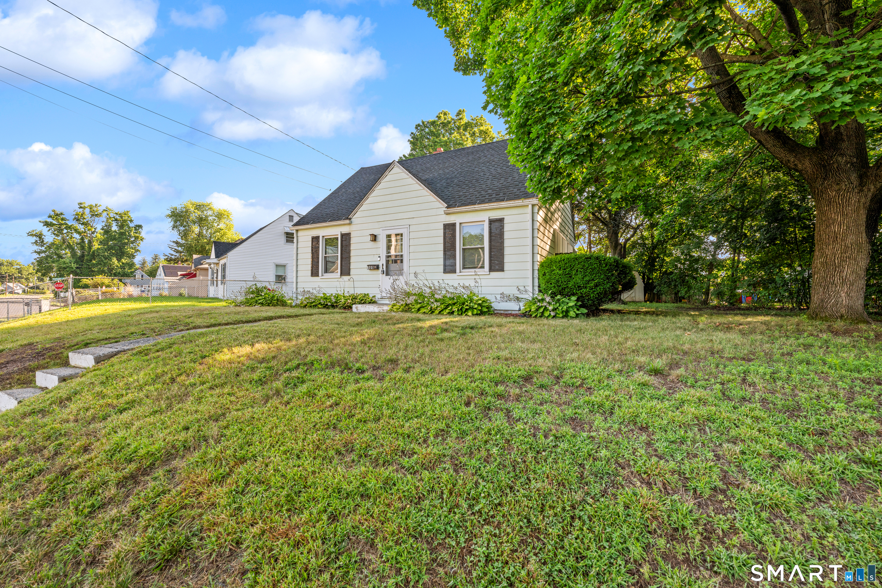 108 Bedford Avenue East Hartford CT 06118