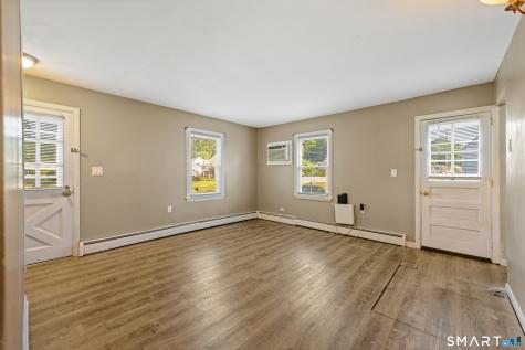 108 Bedford Avenue East Hartford CT 06118