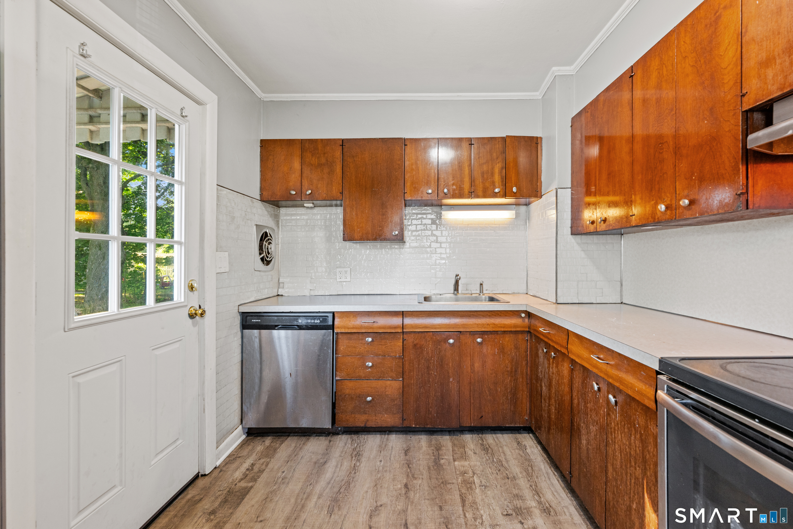 108 Bedford Avenue East Hartford CT 06118