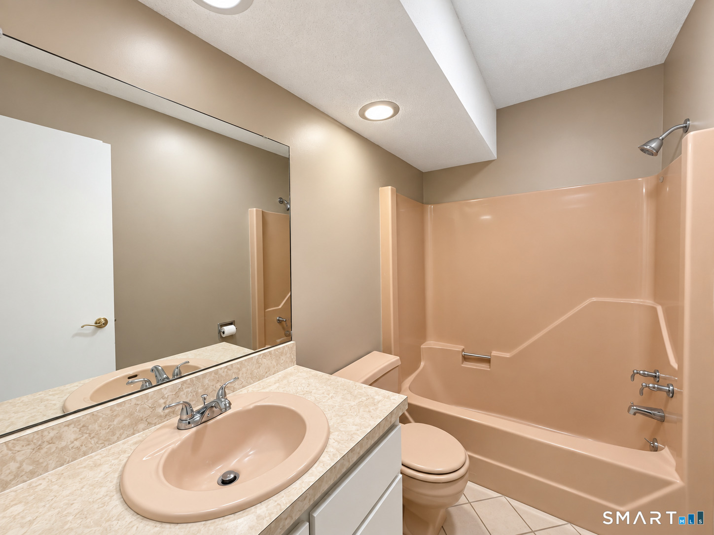 38 Twin Lakes Drive Waterford CT 06385