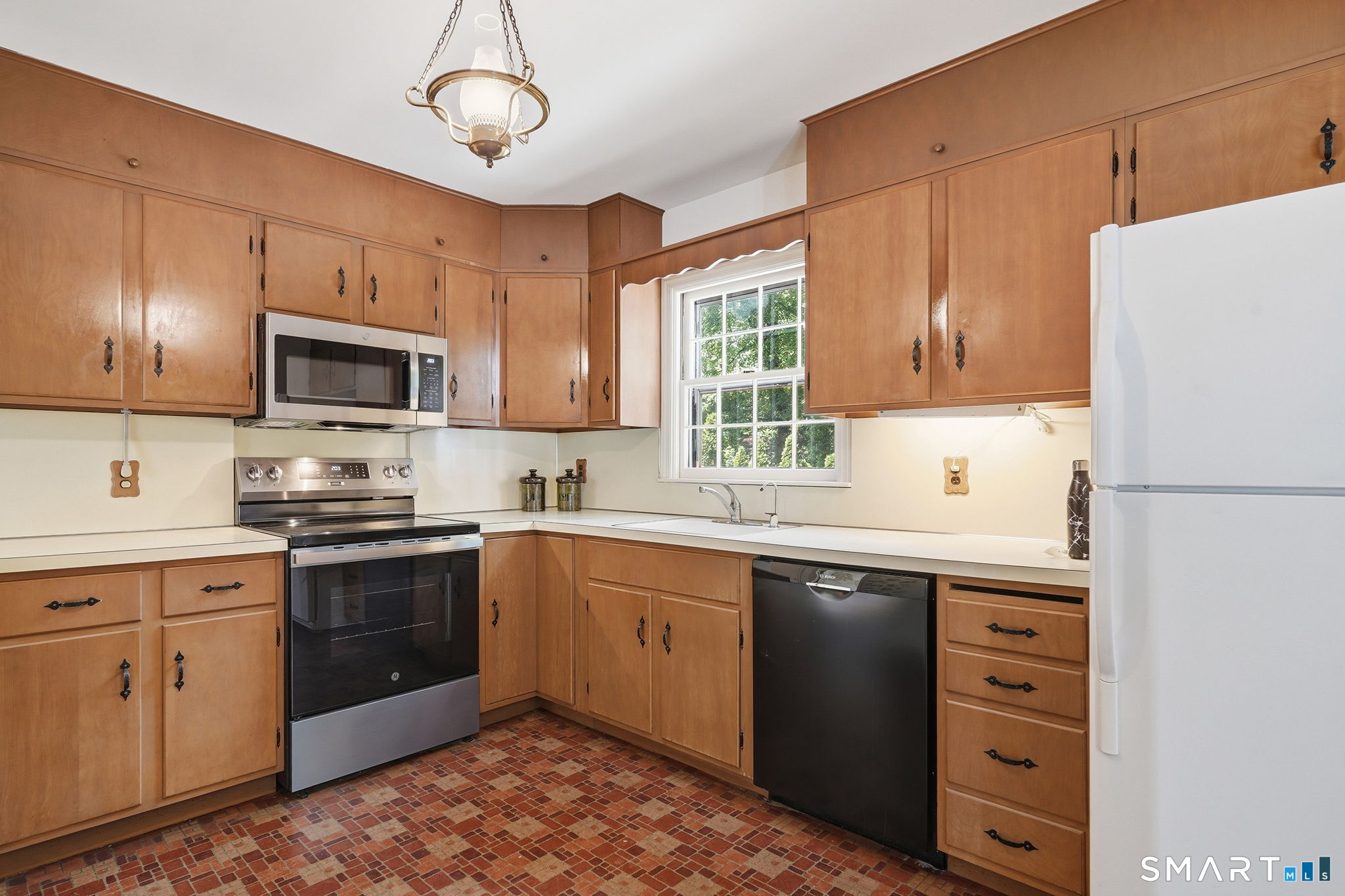 87 White Birch Lane Stamford CT 06905
