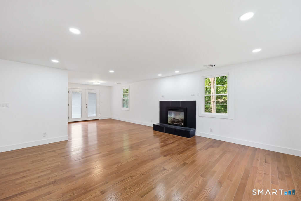 751 West Avon Road Avon CT 06001