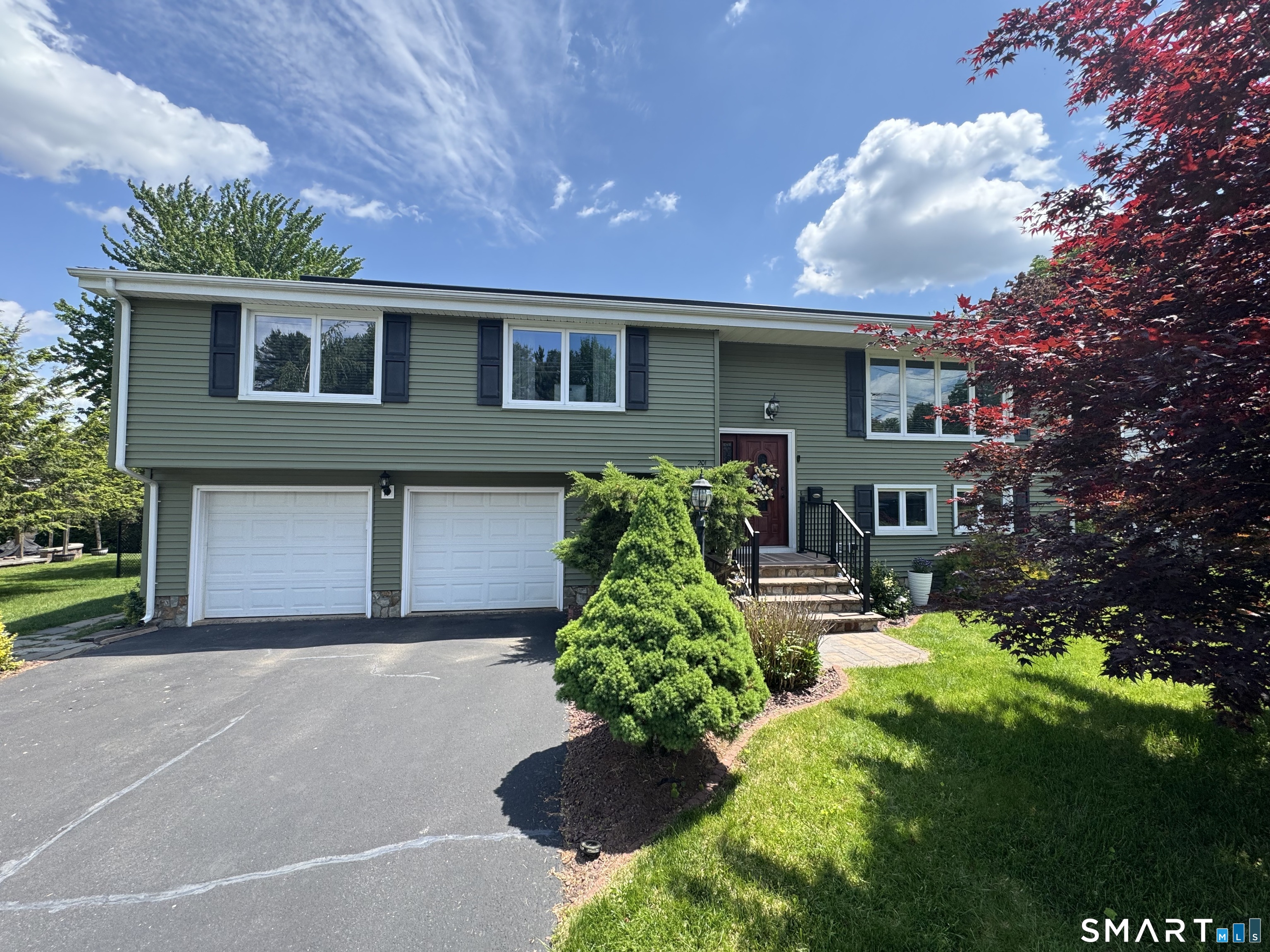 201 Ridge Crest Circle Wethersfield CT 06109