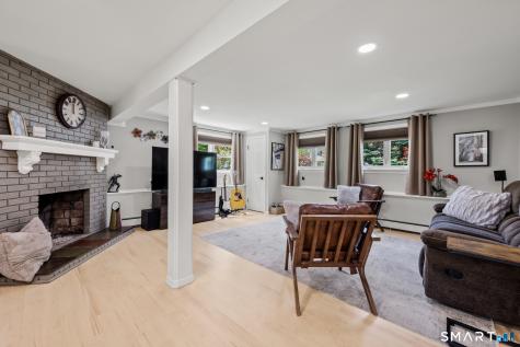 201 Ridge Crest Circle Wethersfield CT 06109