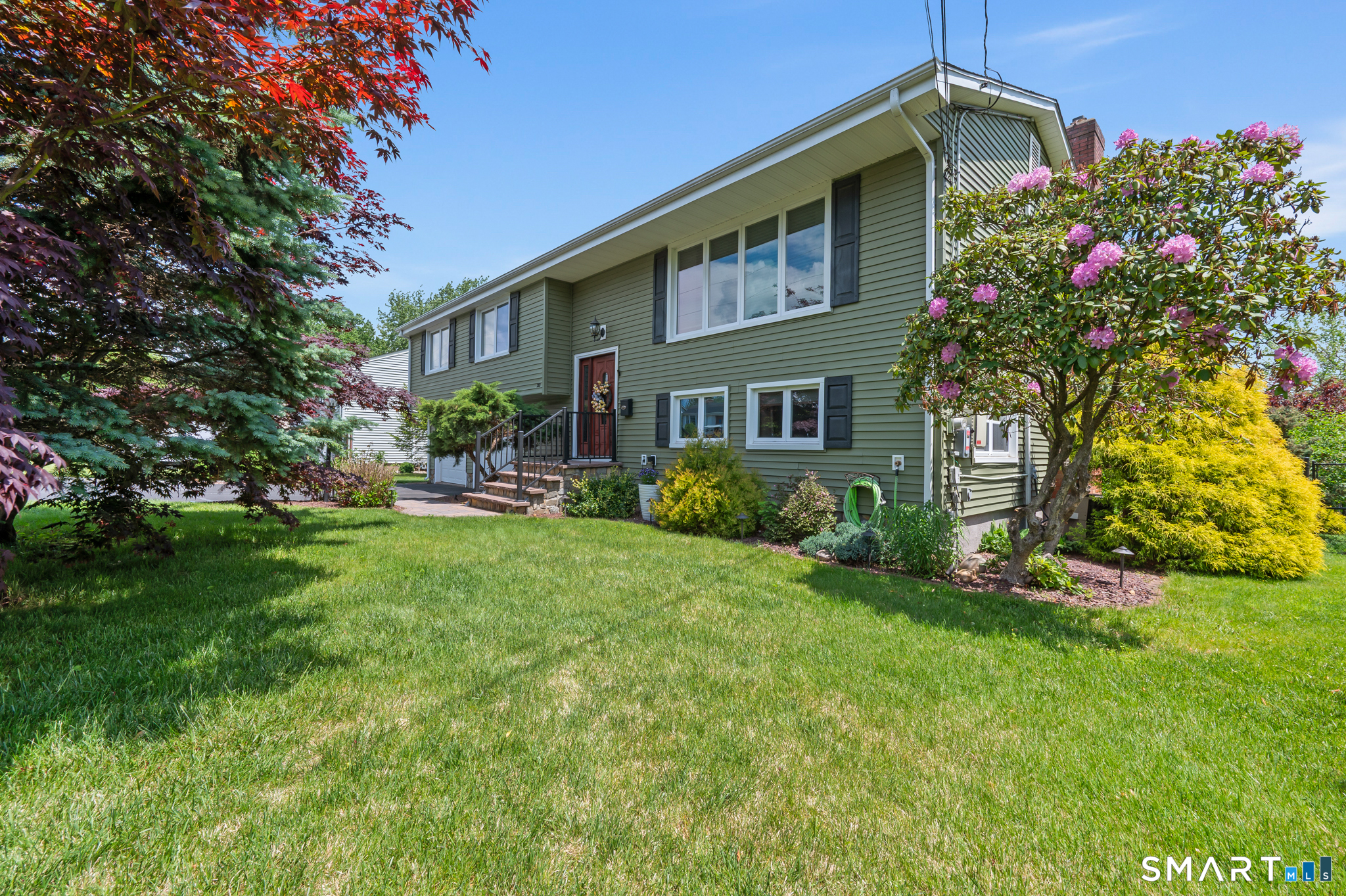 201 Ridge Crest Circle Wethersfield CT 06109