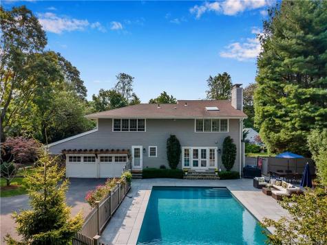 383 Old Post Road Fairfield CT 06824