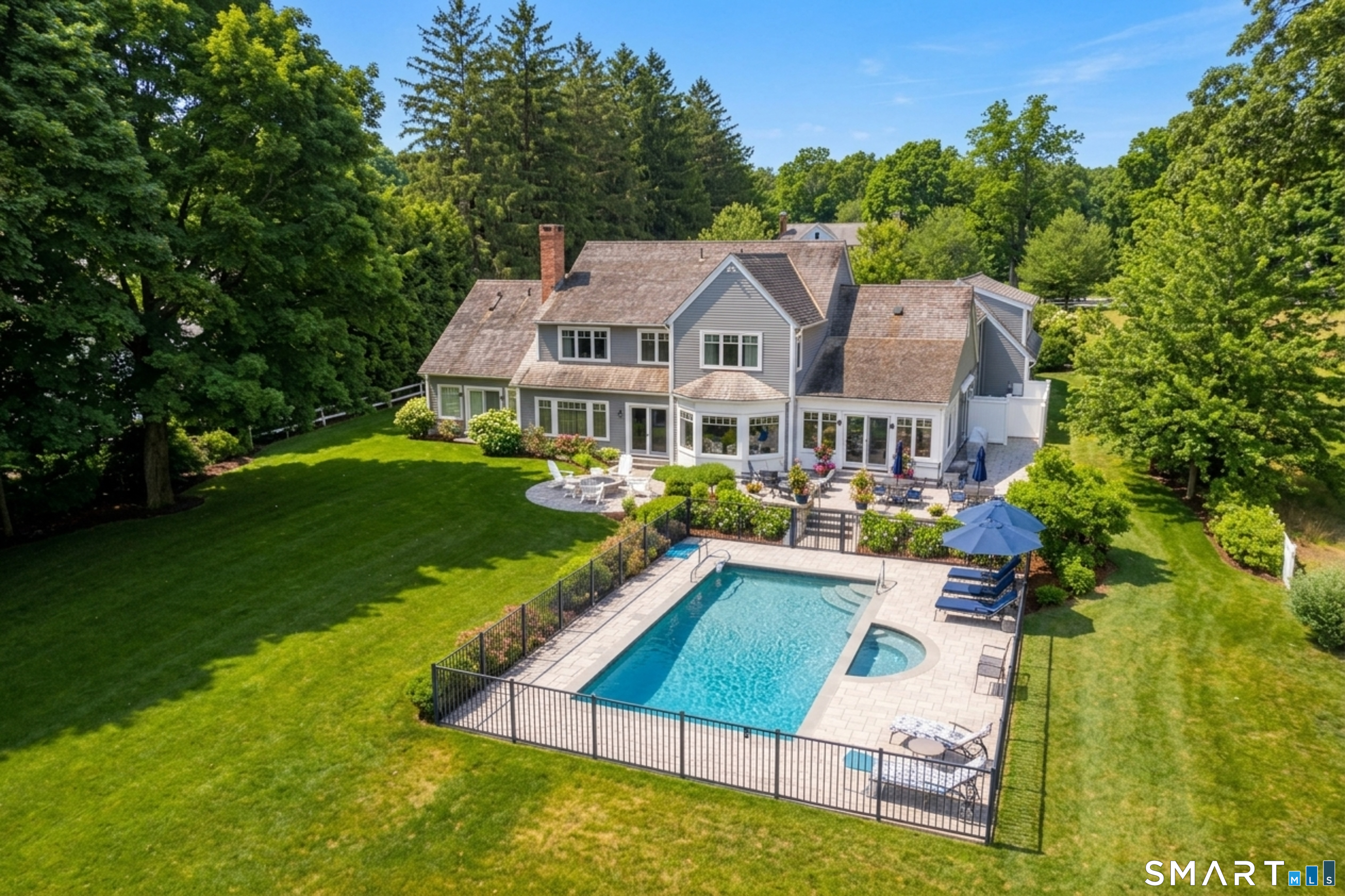 19 Riverview Street Essex CT 06426