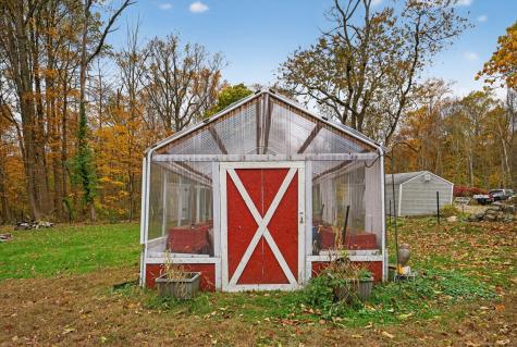 17 Bevin Boulevard East Hampton CT 06424