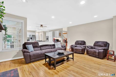 10 Sidney Way Simsbury CT 06070