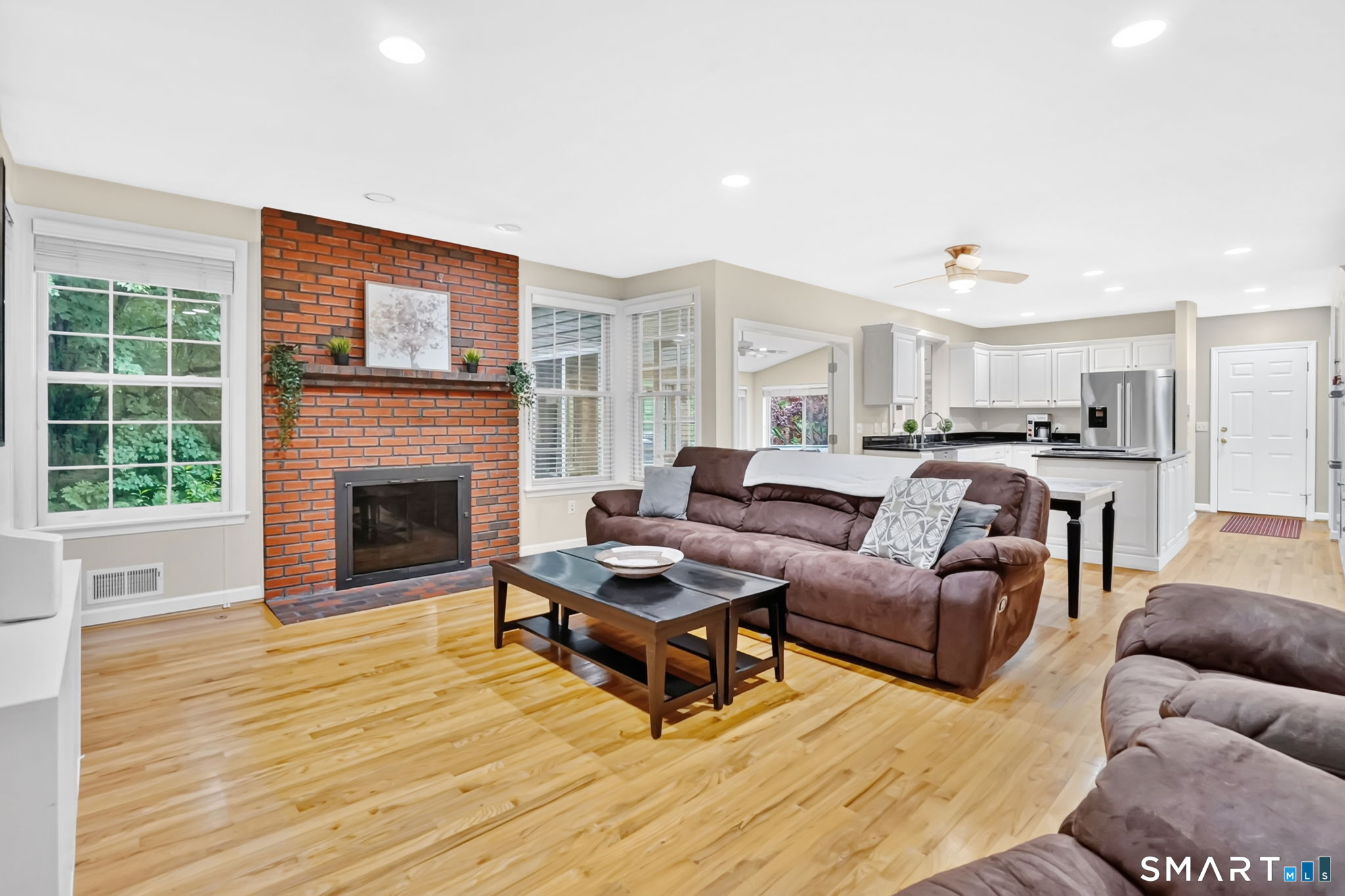 10 Sidney Way Simsbury CT 06070