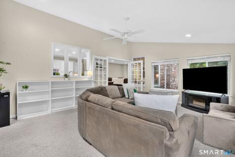10 Sidney Way Simsbury CT 06070