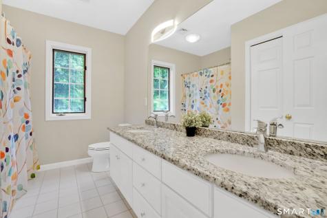 10 Sidney Way Simsbury CT 06070