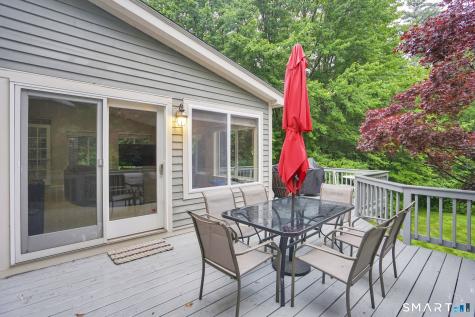 10 Sidney Way Simsbury CT 06070