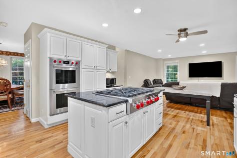 10 Sidney Way Simsbury CT 06070