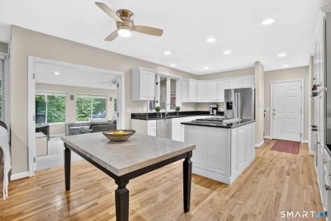 10 Sidney Way Simsbury CT 06070