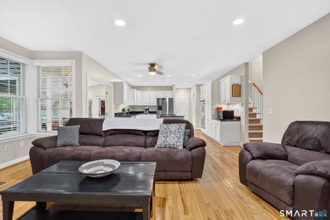 10 Sidney Way Simsbury CT 06070