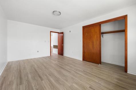 57 Farmington Avenue New London CT 06320