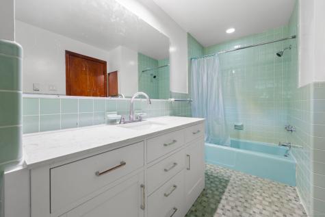 57 Farmington Avenue New London CT 06320