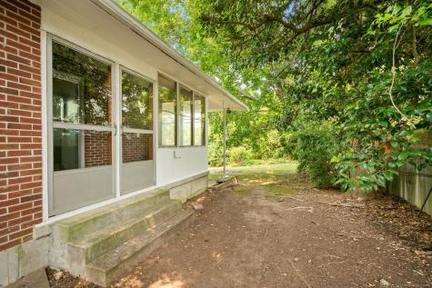 57 Farmington Avenue New London CT 06320