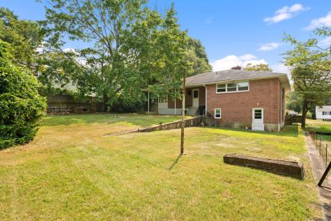 57 Farmington Avenue New London CT 06320