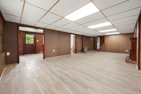 57 Farmington Avenue New London CT 06320