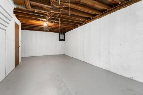 57 Farmington Avenue New London CT 06320