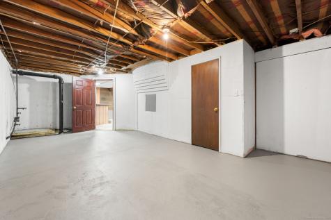 57 Farmington Avenue New London CT 06320