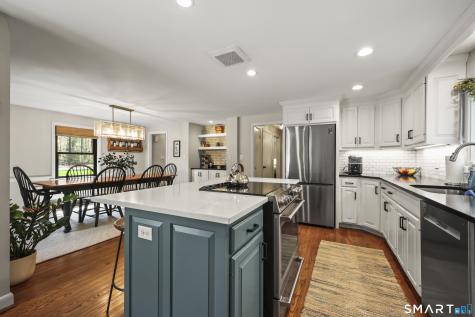 5 Beaverbrook Road Simsbury CT 06092