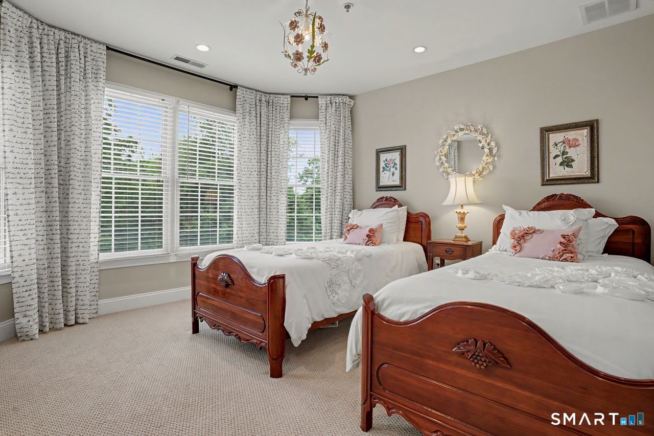 17 Meredith Lane New Milford CT 06776