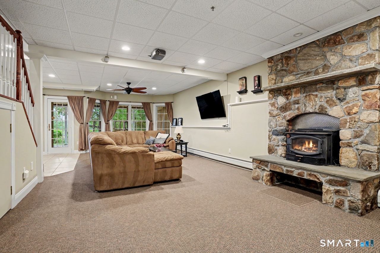 17 Meredith Lane New Milford CT 06776