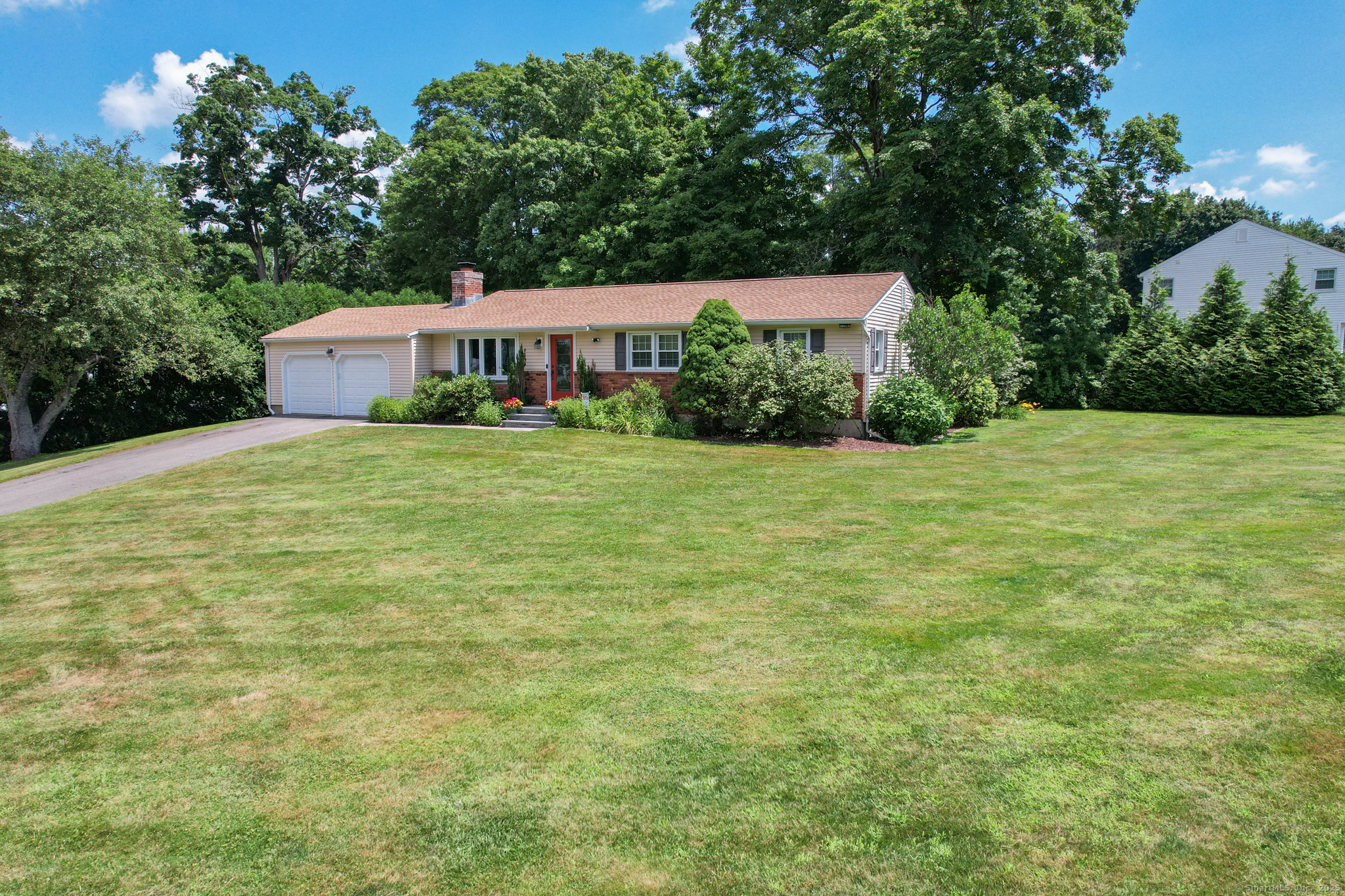 20 Club Lane Cheshire CT 06410