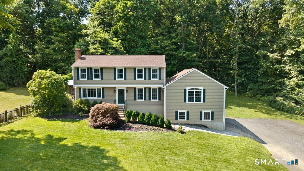 19 Laura Lane Oxford CT 06478